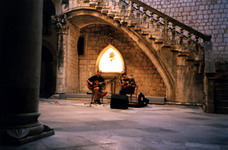 Rehearsing with Vlatko Stefanovski, Knežev dvor, Dubrovnik, Jul. 2000